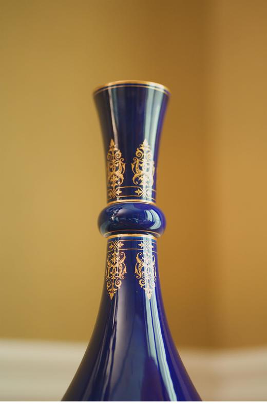 独角鹿西洋古董1884年代法国出品帝王蓝釉手绘描金瓷瓶一对 商品图1