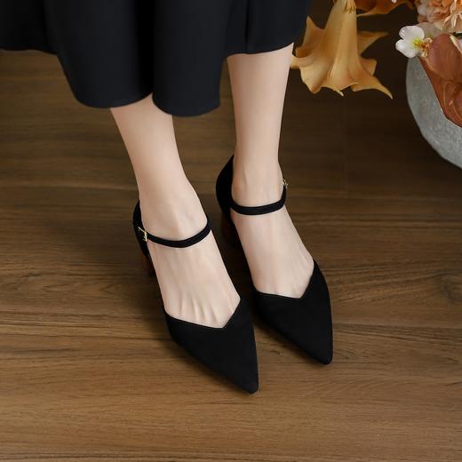 阿么手工女鞋2025新款气质黑色一字带包头凉鞋外穿复古木纹跟6CM 商品图3