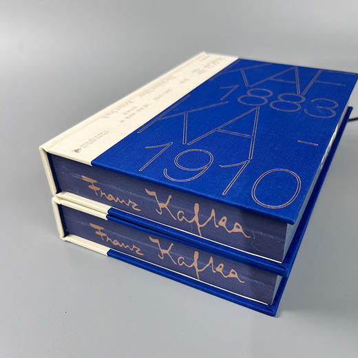 【会员定制珍藏】卡夫卡传：早年 1883-1910 【 布面精装+书口喷绘+局部烫印+限量珍藏编号（1-1300）】定价178元，附赠价值58元的卡夫卡签名黄铜书签1枚 商品图6