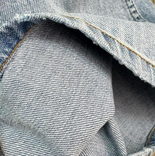 【断码 捡漏】返场 原单 CON家 微泛白的复古淡蓝 很自然的微磨破做旧牛仔裤 商品图8