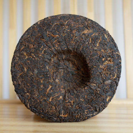 吉顺号2012年困鹿山古树普洱熟茶饼100克 商品图2