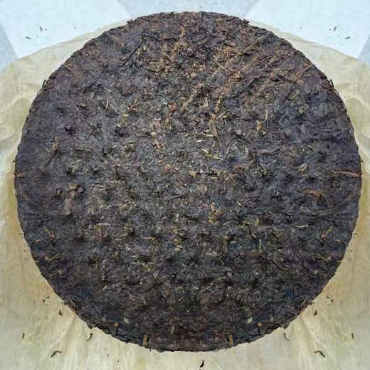 【99无飞铁明星老下关】1999年中茶牌老下关无飞铁饼 繁体云 高脚七 中茶绿印标经典版真品老下关铁饼老生茶 真品干仓 一片的价格 商品图11