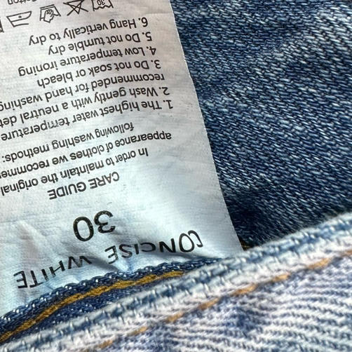 【断码 捡漏】返场 原单 CON家 微泛白的复古淡蓝 很自然的微磨破做旧牛仔裤 商品图1