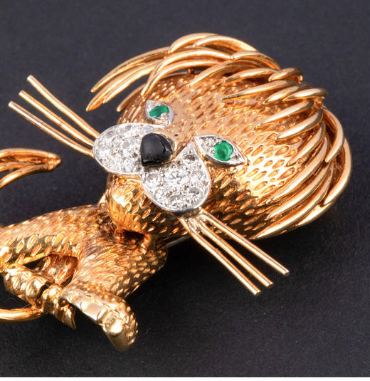 独角鹿西洋古董1960年代法国出品18K黄金镶嵌祖母绿钻石及珐琅小狮子造型胸针 商品图2