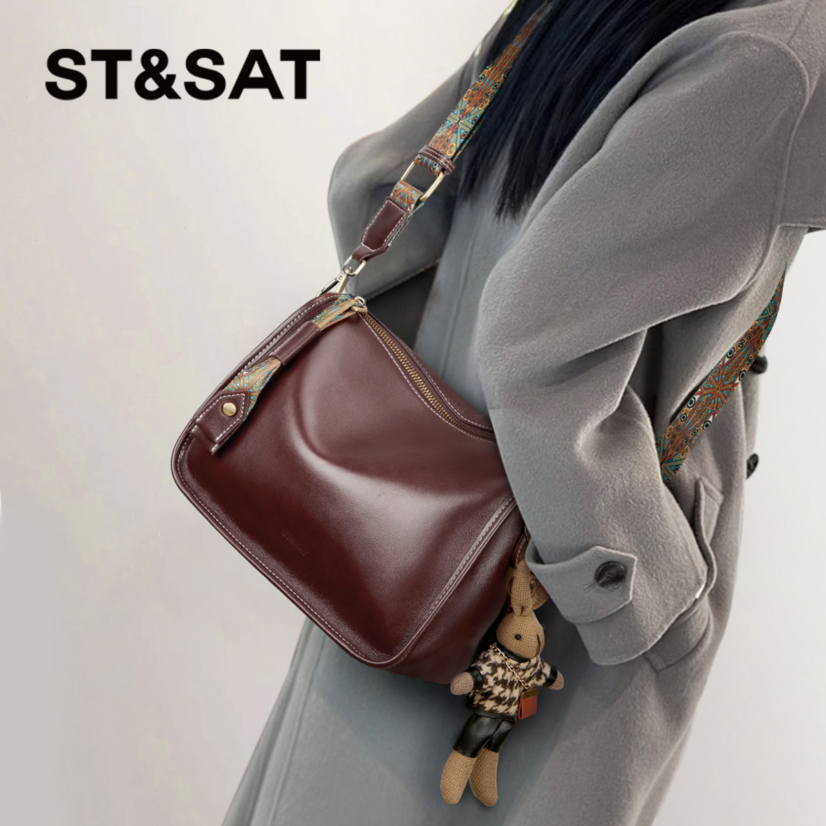 星期六高级质感百搭腋下斜跨包SS3521A417