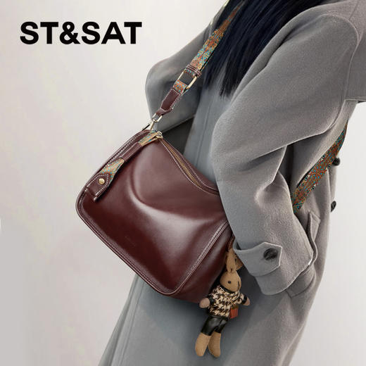 星期六高级质感百搭腋下斜跨包SS3521A417 商品图0