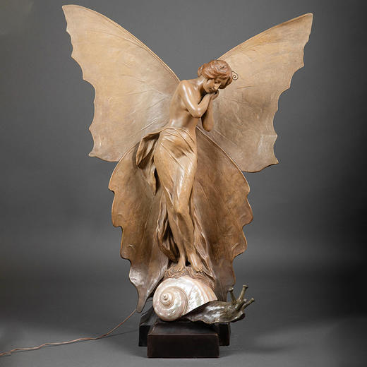 独角鹿西洋古董1900年代奥地利出品新艺术风格「蝴蝶舞者」主题赤陶彩绘螺壳装饰座镜 商品图1