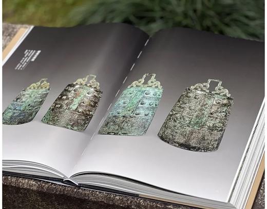 《金石长寿——慎堂藏拓注释与题跋•初编》，8开，精装函套，季崇建编著，上海人民美术出版社2024年一版一印，400页，定价1500，售价1200元。 商品图4