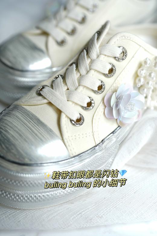 花花团特别定制——艺术手工感擦色一脚蹬帆布拖鞋  重工钉珠工艺精致美观  优雅特别、俏皮灵动 里垫牛皮、柔软加厚脚垫 懒人必备 好穿好走 三色可选、经典穿搭好物 商品图1