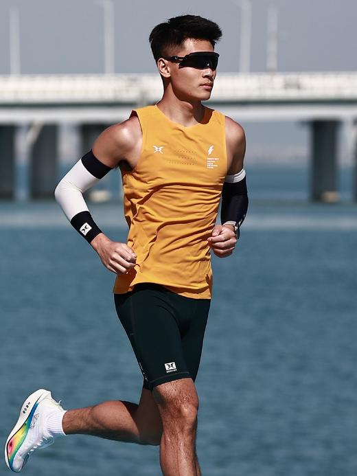 身体智慧 BODYWIT 男款 飞天 2.0 跑步无袖T 商品图1