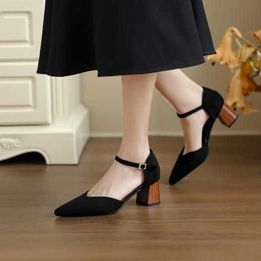阿么手工女鞋2025新款气质黑色一字带包头凉鞋外穿复古木纹跟6CM 商品图2