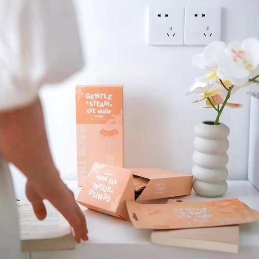 【3天左右/江苏发】BACKTIME高颜值蒸汽眼罩，告别眼睛酸痛疲劳！打开包装就会发热，人体42℃黄金温度，内侧无纺布很亲肤，热敷30分钟太舒服！高弹力耳挂，任何脸型都很贴合，不勒耳朵！每盒10片装 商品图4
