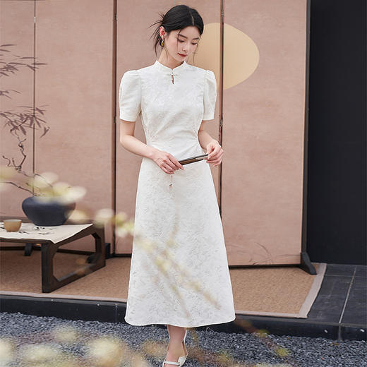 西遇国风收腰A摆连衣裙新款杏色气质提花褶皱新中式女装V0041090 商品图0