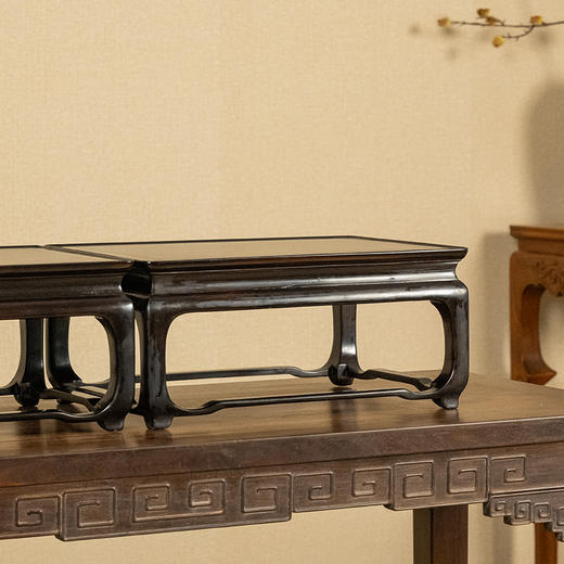 二十世纪 红木起拦水线彭牙鼓腿方形器座（一对） 商品图3