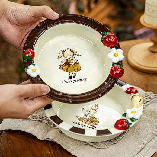 摩登主妇赫拉兔甜品水果盘家用菜盘陶瓷早餐盘可爱酸奶碗生日礼物 商品图0