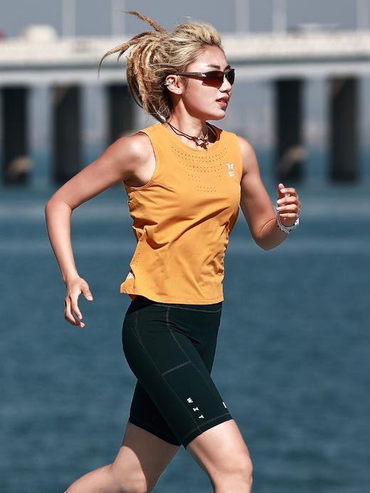 身体智慧 BODYWIT 女款 飞天 2.0 跑步无袖T 商品图2