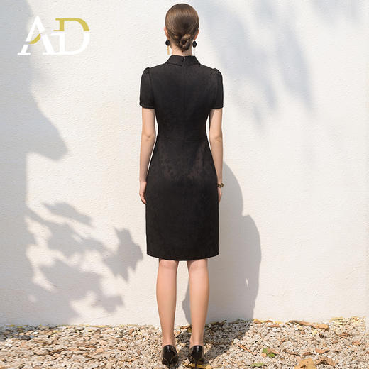 AD新中式女装2024新款黑色连衣裙高端奢华大牌提花盘扣国风西装裙 商品图4