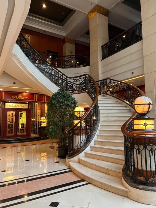 带有草坪的文物建筑的老洋房 商品图1