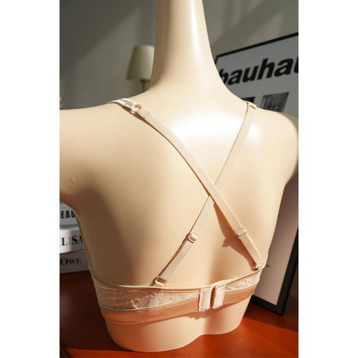 【2人成团更优惠】轻盈裸感 19姆米素绉缎 蚕丝镜花水月文胸 法式花朵蕾丝 亲肤透气 贴合身型 触感顺滑 商品图11