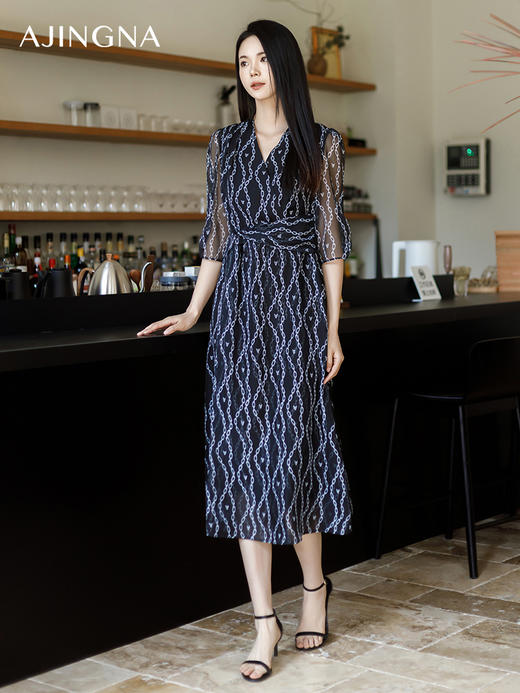 【商场同款】阿菁娜夏季新款V领收腰连衣裙A30X112095 商品图2