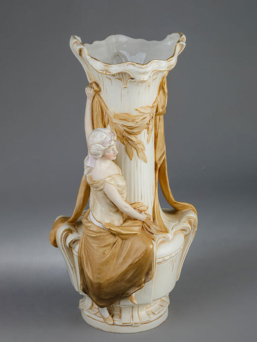 【已售】独角鹿西洋古董20世纪早期捷克Royal Dux瓷窑出品新艺术风格少女花卉主题陶瓷花瓶一对 商品图1