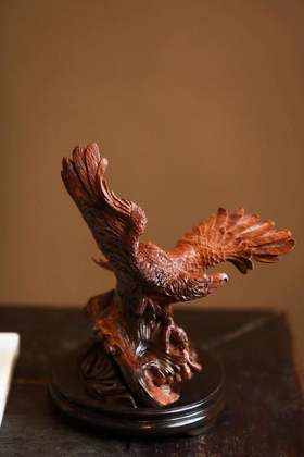 大展宏图°海黄木雕摆件