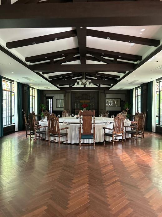 独门独栋的花园式含草坪饭店 商品图1