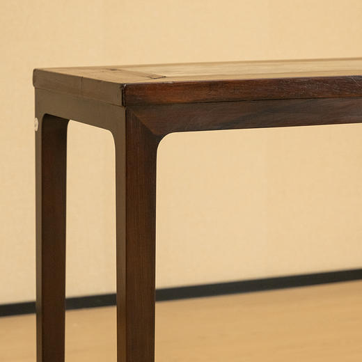 清中期 红木镶云石四面平条桌 商品图1