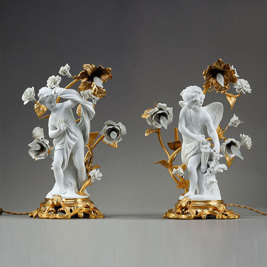 独角鹿西洋古董19世纪晚期法国名出品古希腊「爱神厄洛斯与达芙妮」主题素胎瓷鎏金装饰台灯一对 商品图0