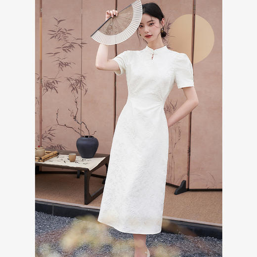 西遇国风收腰A摆连衣裙新款杏色气质提花褶皱新中式女装V0041090 商品图3