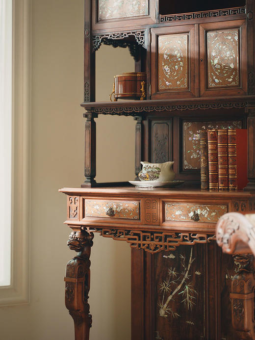 独角鹿西洋古董19世纪晚期法国出品VIARDOT东方风格文人花鸟主题漆木镶嵌螺钿祥纹镂雕多宝阁 商品图1