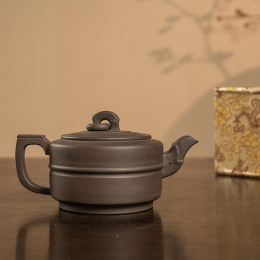 《集玉壶》 谈文华   正高级工艺美术师（研究员级高级工艺美术师）、江苏陶瓷艺术委员会会员、宜兴紫砂行业协会会员、实力派中青年陶艺家 商品图0