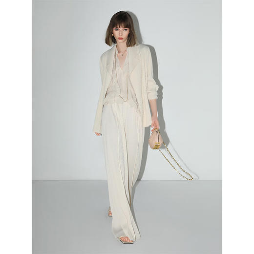 【秒杀】COCOBELLA重工压褶垂感开叉西装女夏气质通勤休闲舒适外套SI531C 商品图1