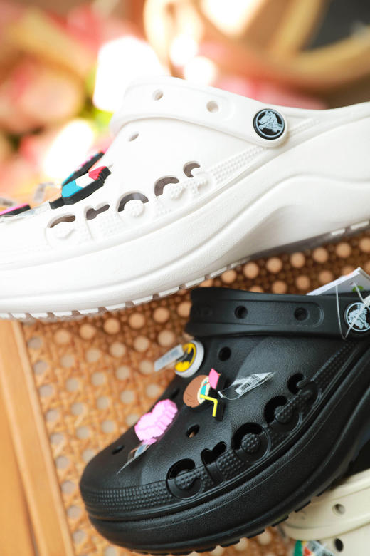 侧面好帅！！拍照好看の云彩洞洞鞋。软支撑裸足脚感凉鞋A042688 商品图0