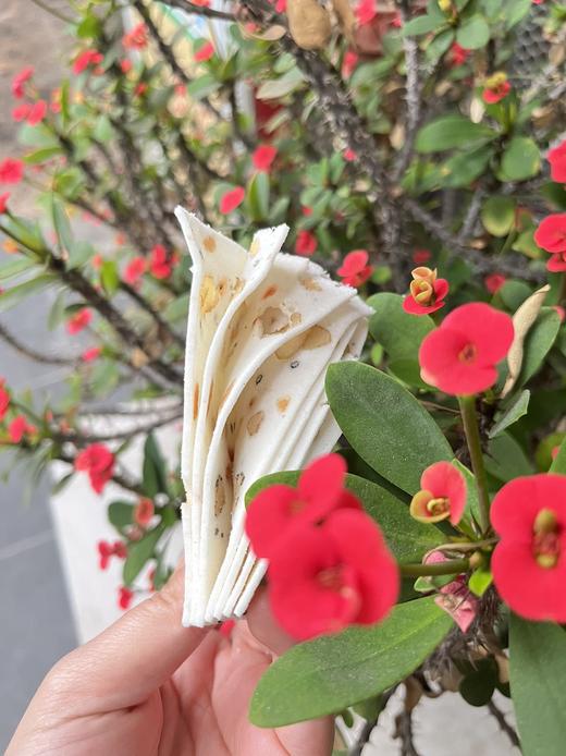 【天鲜萌千层茯苓八珍糕】📢 🆘买2袋送1袋 到手3袋 💰只要29.9元 🔊流传百年！宫廷小吃。🌈 配料干净 ✅无添加蔗糖 ✅内含坚果 营养丰富  商品图6