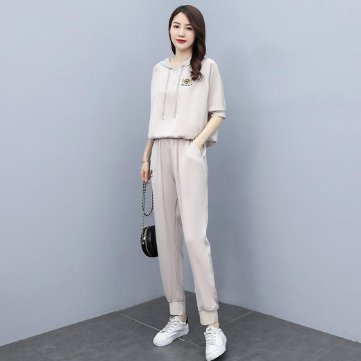 休闲时尚洋气气质显瘦，小个子薄款冰丝运动套装HR-YWY8813 商品图1