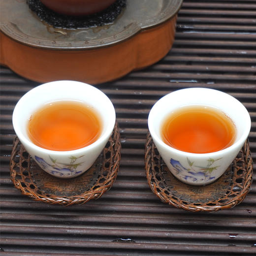 2005年501批次兴海茶厂梅花饼布朗生态贡饼  品质老生茶轻烟香好回甘 干仓真品 商品图13