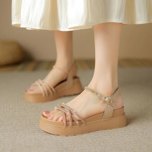 坡跟水钻时装凉鞋女2024夏季新款洋气轻便女鞋松糕底增高鞋配裙子 商品图7