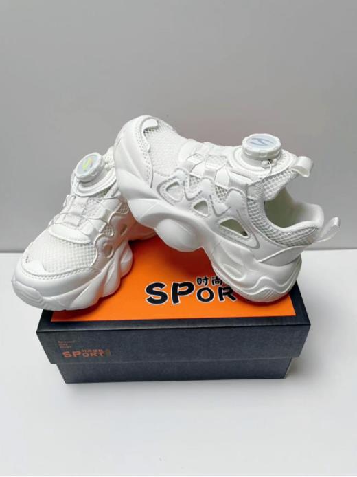 📍【岁愿潮流时尚透气镂空运动鞋SY-Y550】💕孩子的跑跳比较多，🤩一双性能好的运动鞋能提供比较好的减震和稳定性，👏 商品图1