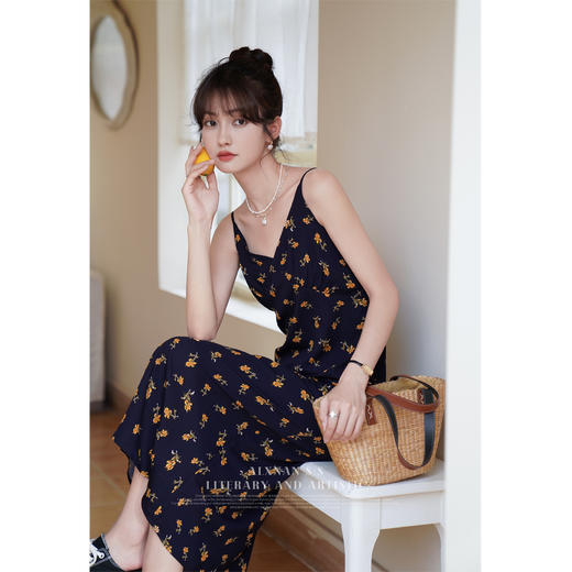 鹿向南《馥郁幽香》法式夏季碎花吊带裙女新款收腰裙子LXN29665 商品图0