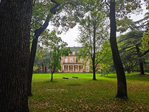 市中心法式建筑花园别墅草坪 商品图3