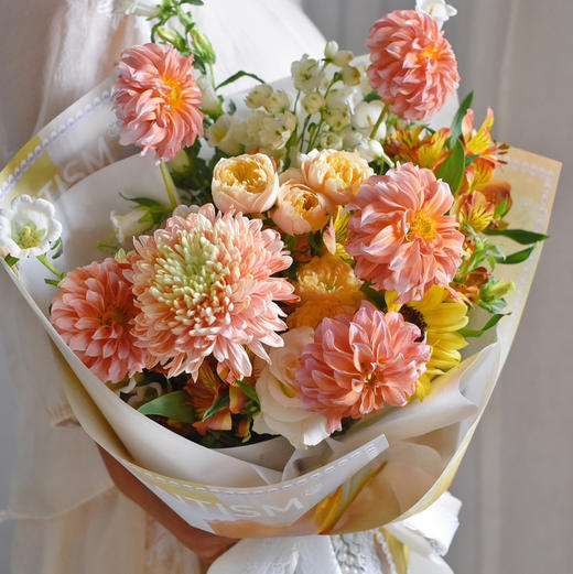 《春晖》奶油桃子花束 商品图1