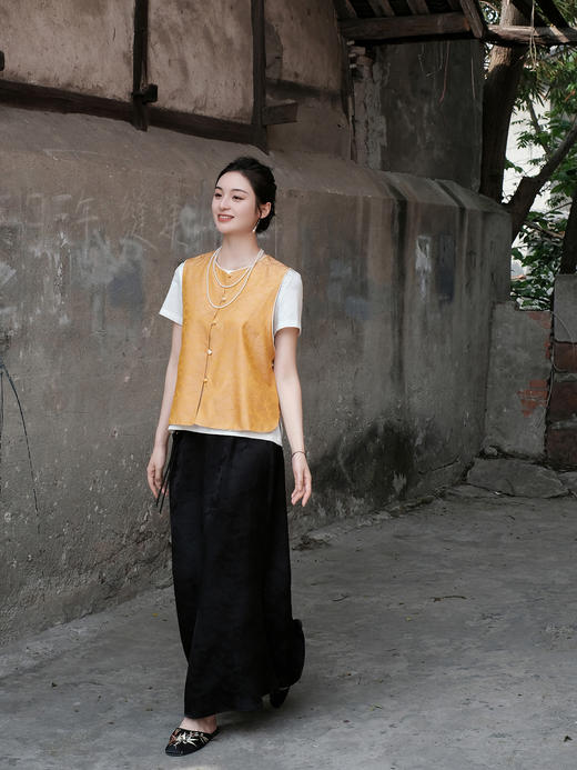 盛唐婧 |提花真丝缎双面穿对襟马甲-黄色 商品图0