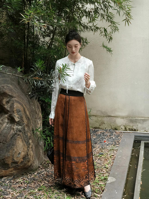 盛唐婧 |真丝香云纱重缎马面裙-黄色 商品图8