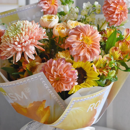 《春晖》奶油桃子花束 商品图5