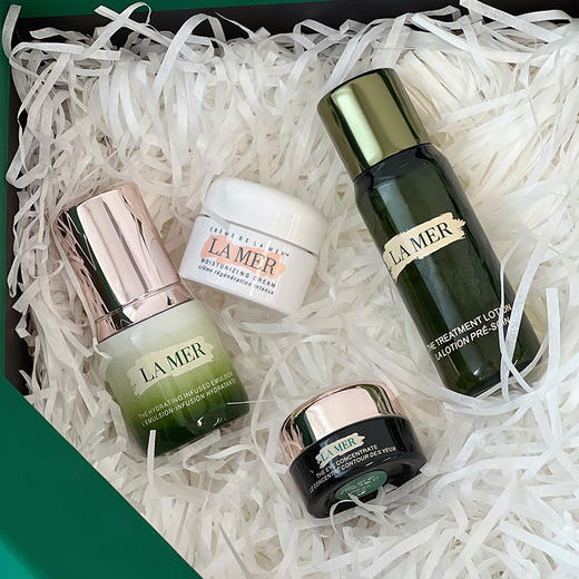 海蓝之谜中样四件套，超值性价比!精粹水+精粹乳 +眼霜+面霜，维稳修护一步到位，小巧精致，便携	分享	 出差旅行，适合入门体验精华面霜7ml 眼霜5ml精粹乳15ml精粹水30ml  商品图4