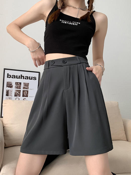 【冰感出行 爽到不行】时尚OL必备！设计感西装短裤，高腰显瘦，阔腿藏肉，秒变大长腿！冰感耐磨面料，百搭双扣，掀起休闲五分裤新风潮！ 商品图0