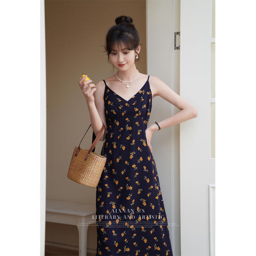 鹿向南《馥郁幽香》法式夏季碎花吊带裙女新款收腰裙子LXN29665 商品图3