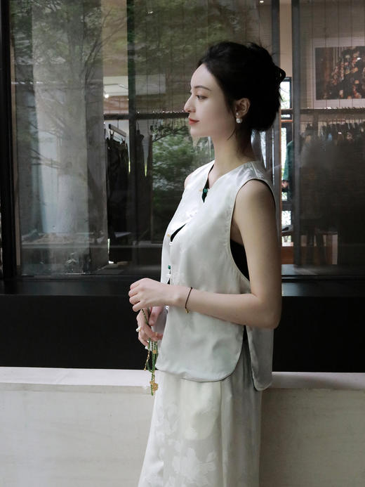 盛唐婧 |提花真丝缎双面穿对襟马甲-绿色 商品图6