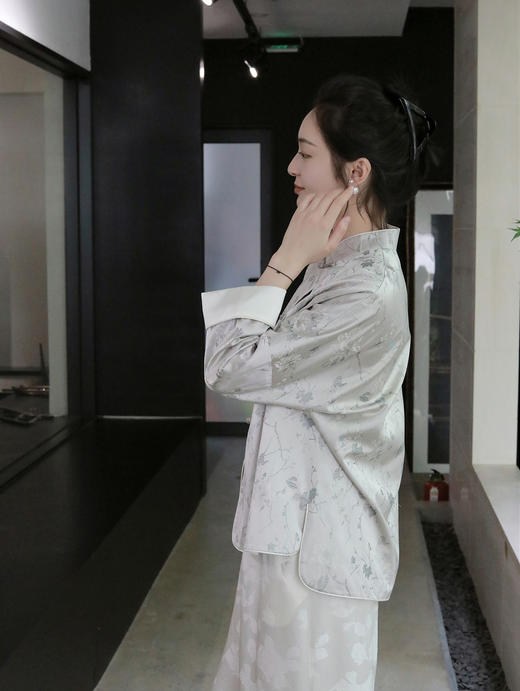盛唐婧 |真丝宋锦喜鹊梅花立领对襟外套 商品图6